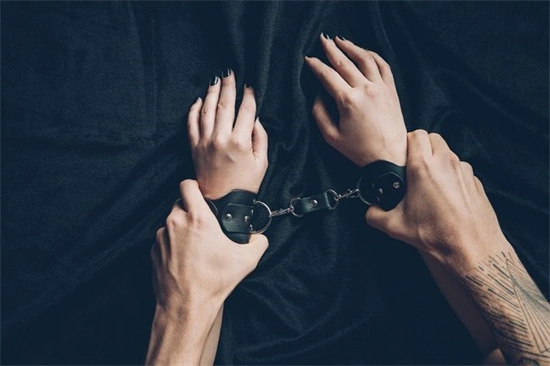 西檬之家-恋足癖是什么？BDSM新人入圈指南